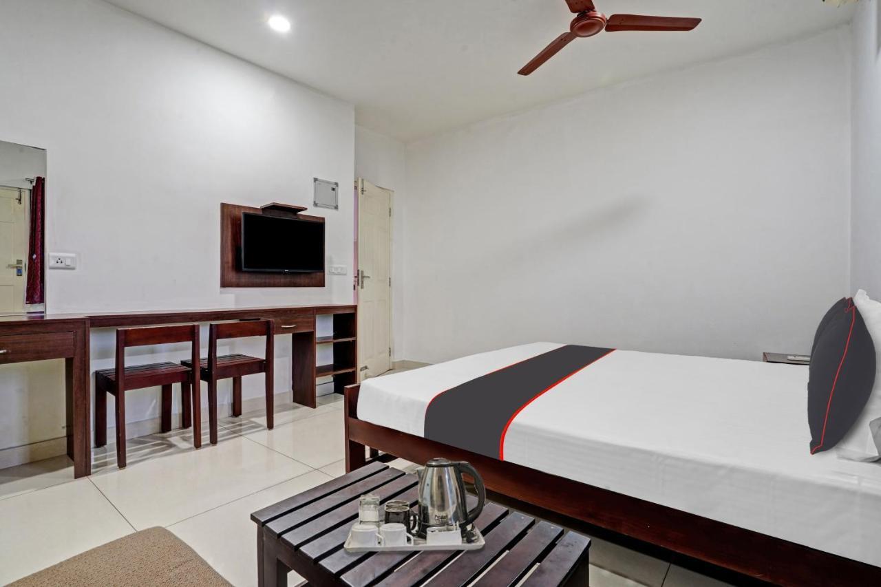 Hotel Collection O White House Pearl Kochi Exterior foto